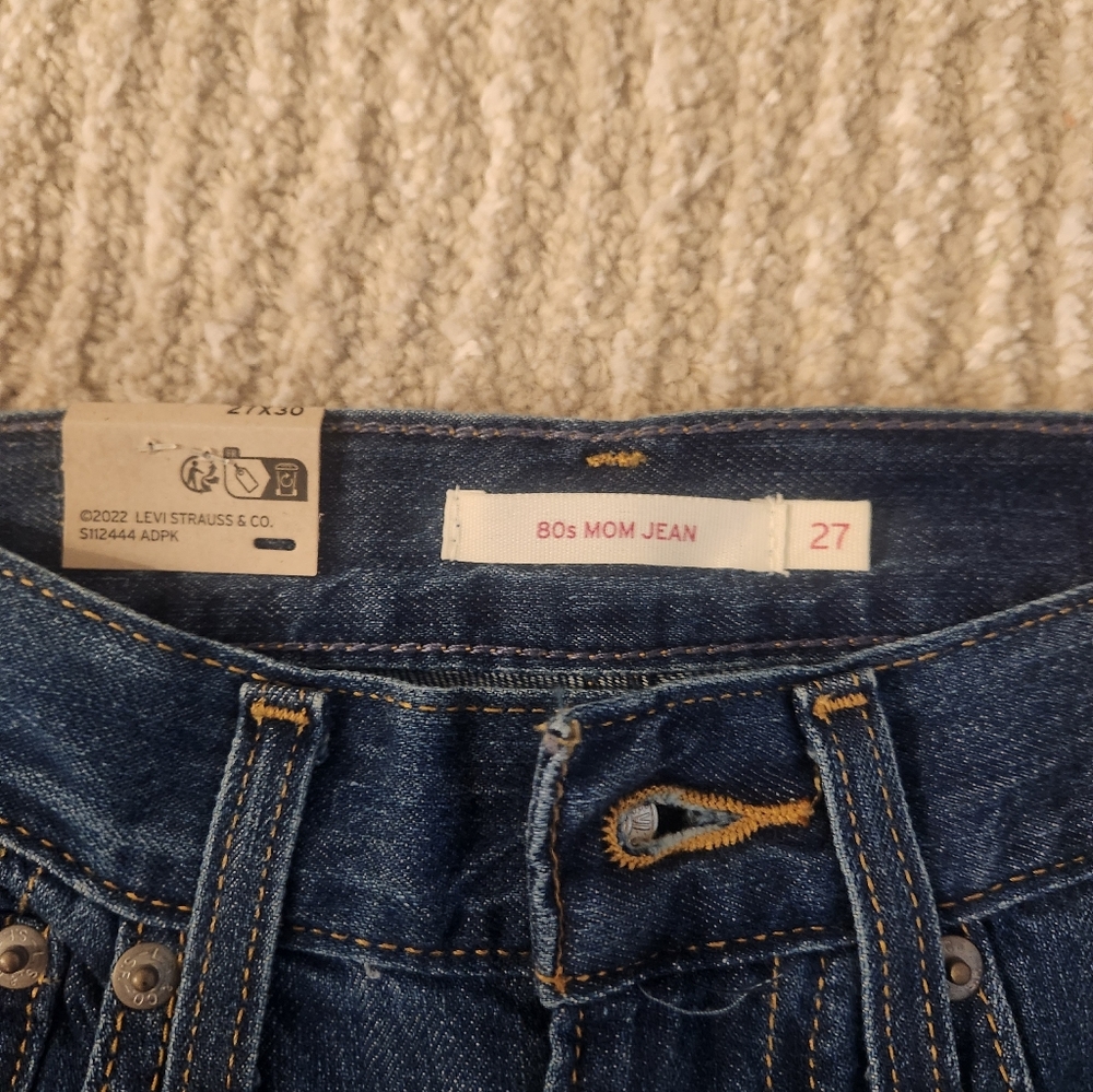 Brand New With Tags Classic Levis 80s Mom Jeans High Rise Size 27x30 - Picture 4 of 6